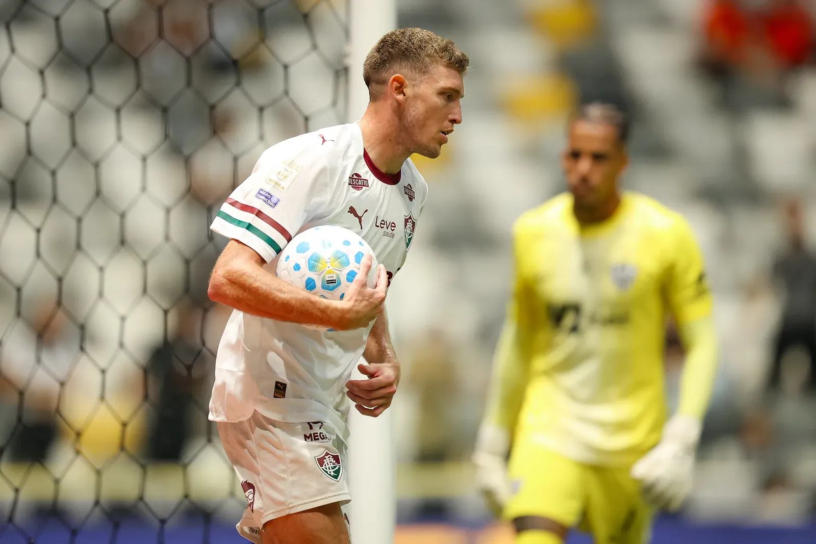 Castillo pode ganhar sequência no Fluminense com ataque desfalcado