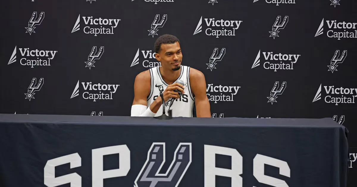 Wembanyama prioriza impacto positivo ao escolher patrocinadores na NBA