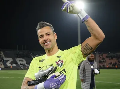 Fábio mantém marca histórica e chega a 1.466 jogos pelo futebol profissional