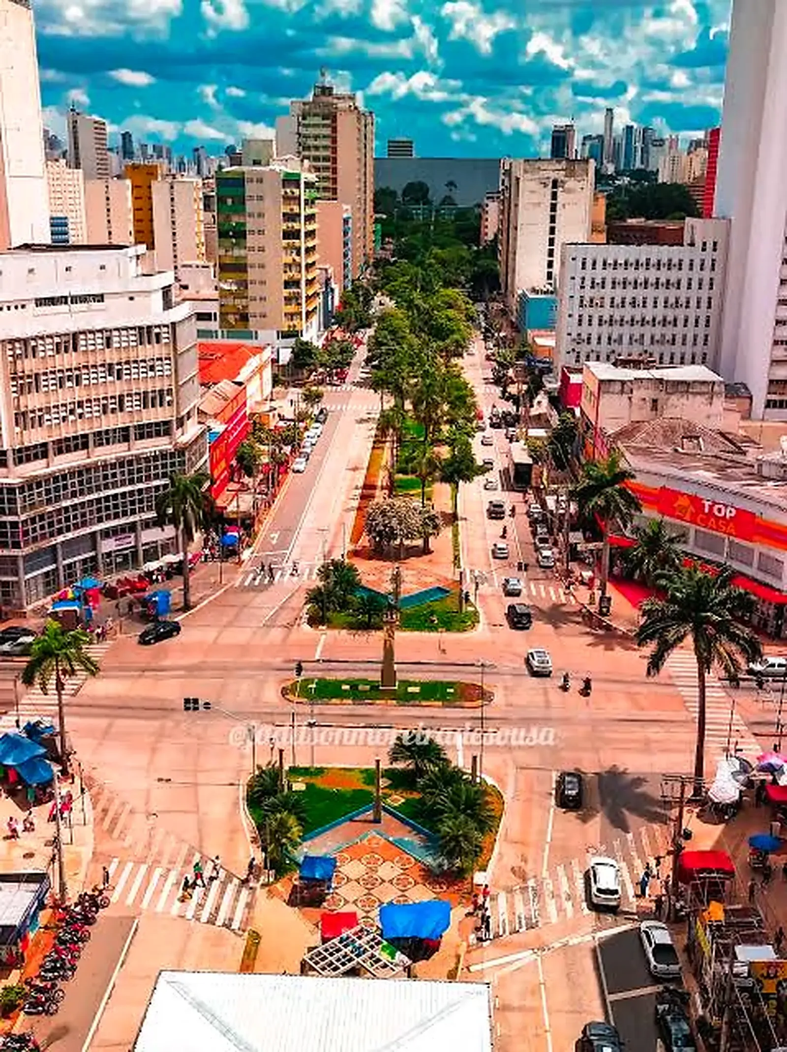Avenida Goiás foi planejada para ligar a Praça Cívica à ferrovia