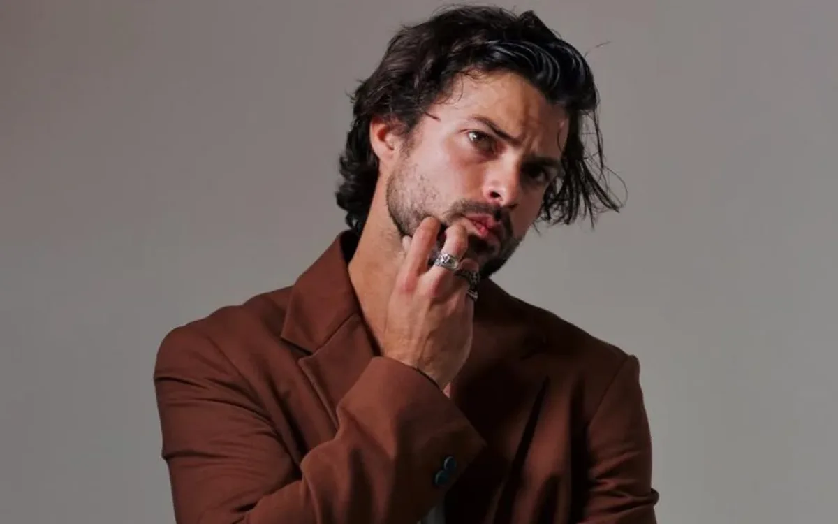Victor Sparapane consolida carreira em novelas verticais e avalia futuro do formato