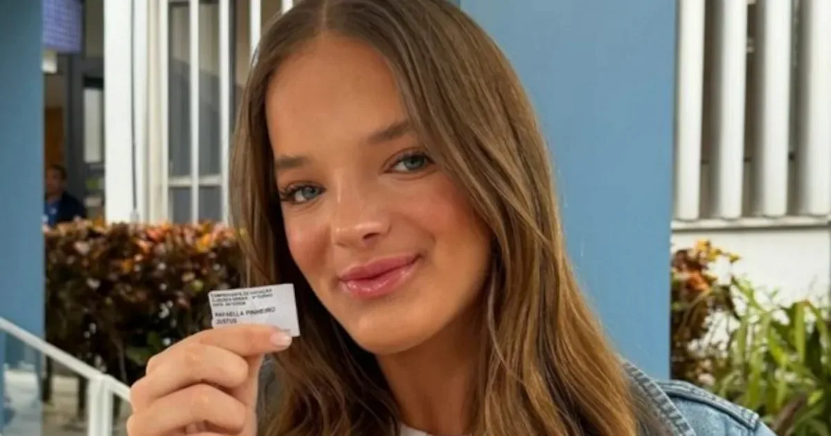 Rafaella Justus relata ataques após mostrar primeiro voto nas eleições de 2026
