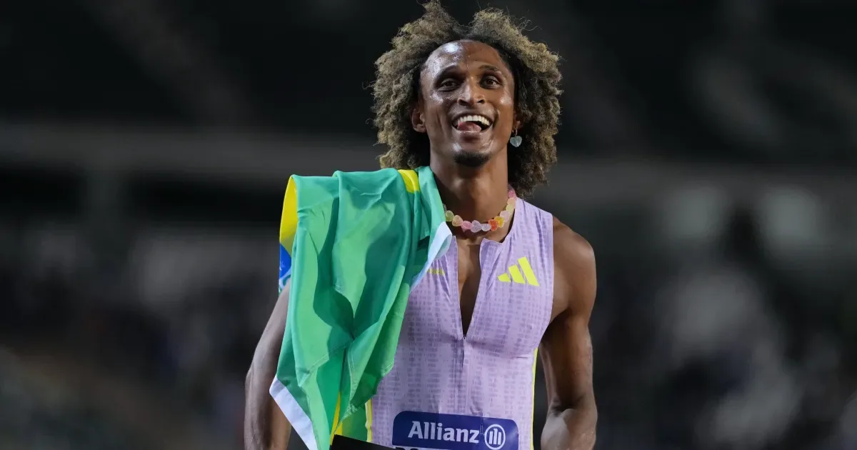 Piu leva o troféu da Diamond League após vencer final em Bruxelas