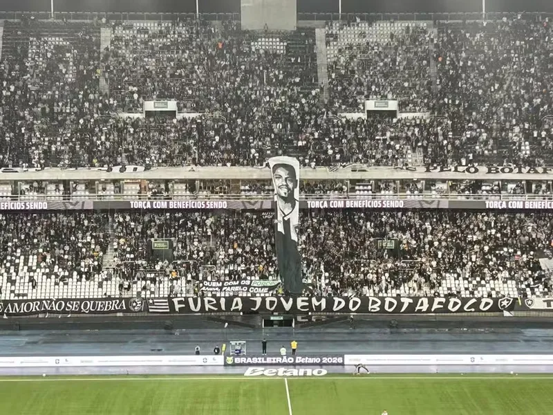 Torcida do Botafogo chama Marlon Freitas de “Judas” no Nilton Santos