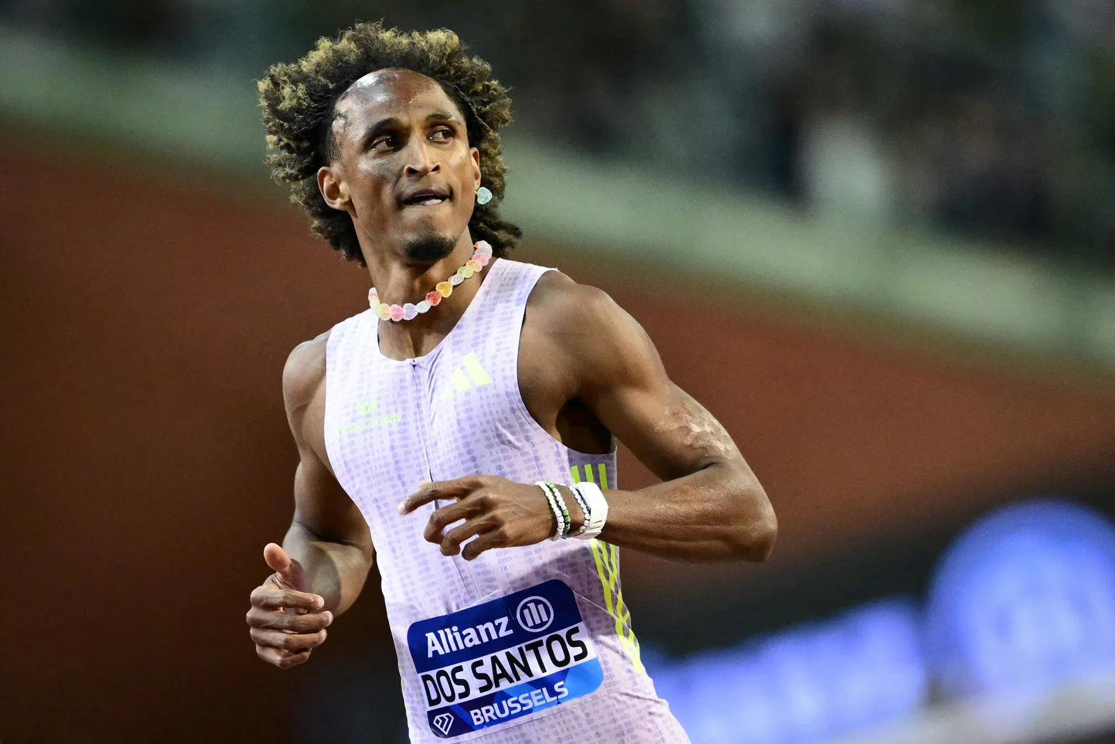 Alison dos Santos vence os 400m com barreiras e leva terceiro título na Diamond League