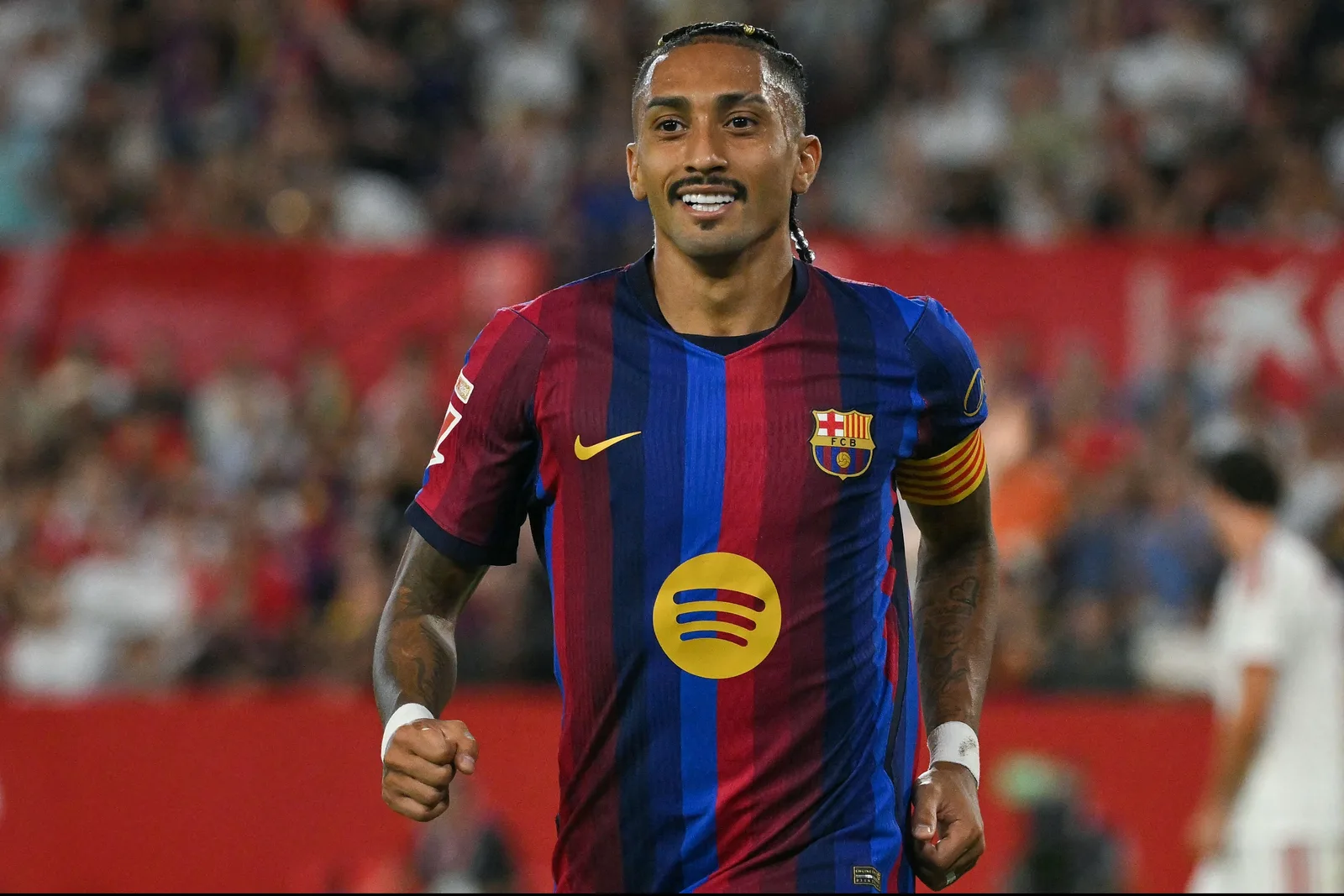 Raphinha chega ao quarto hat-trick pelo Barcelona no Espanhol