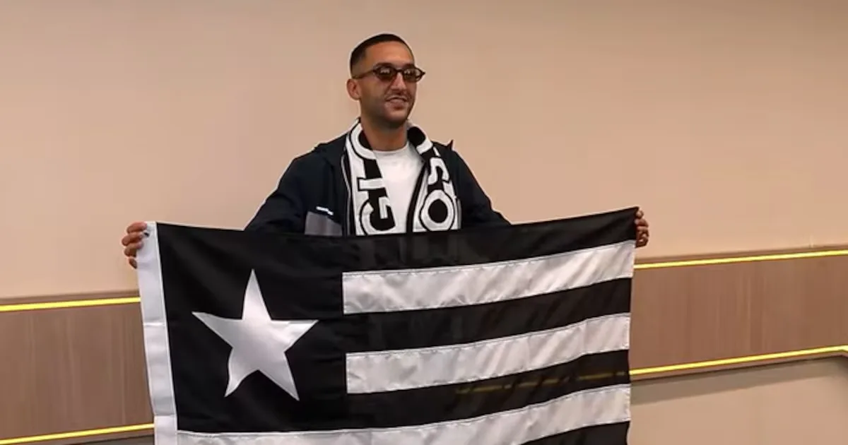 Botafogo confirma chegada de Hakim Ziyech antes de duelo pelo Brasileirão