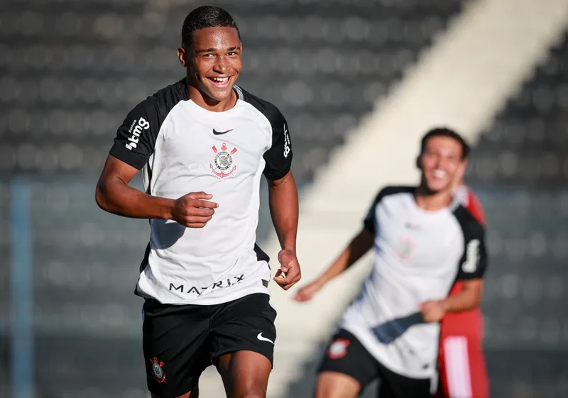 Corinthians fecha primeira fase do Brasileiro Sub-17 com goleada na Fazendinha