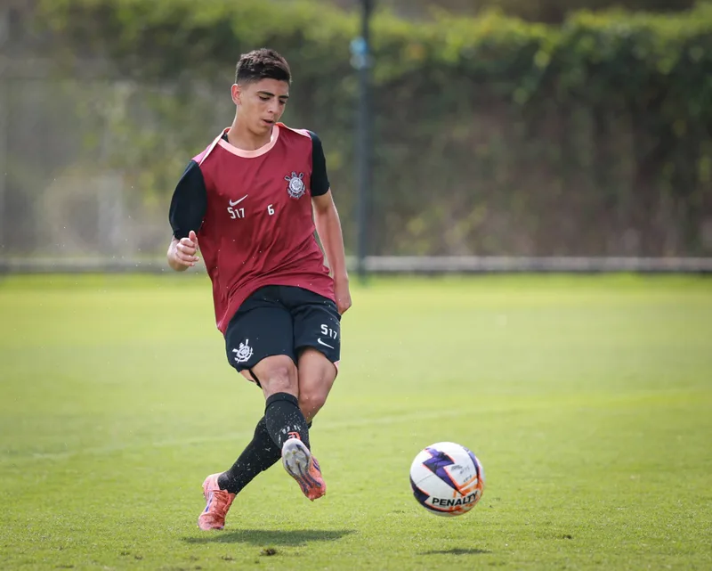 Rhyan Ladeira mira classificação do Corinthians no Paulista Sub-17
