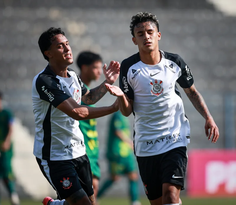 Defesas de Matheus Corrêa garantem classificação do Corinthians no Paulista Sub-20