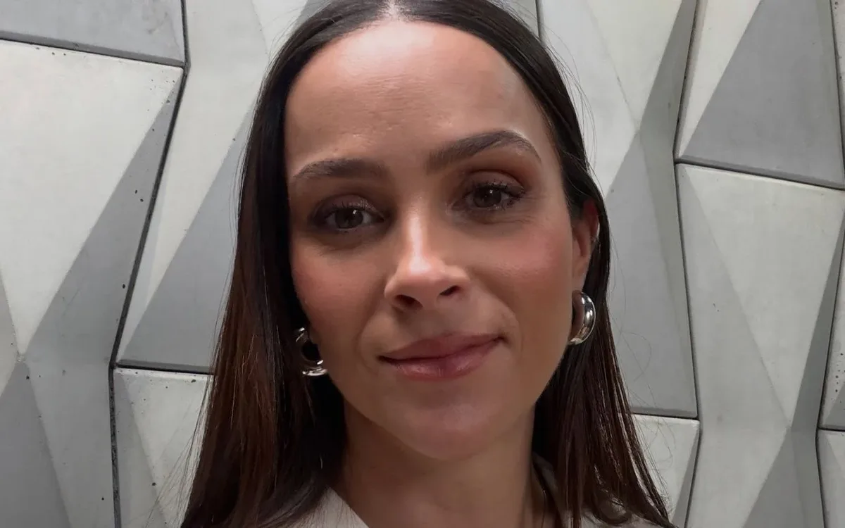 Leticia Cazarré defende autocuidado durante internação da filha