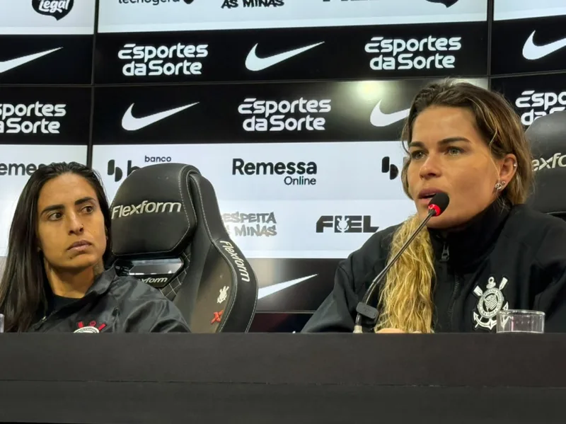 Tamires defende Emily Lima antes da final entre Corinthians e São Paulo