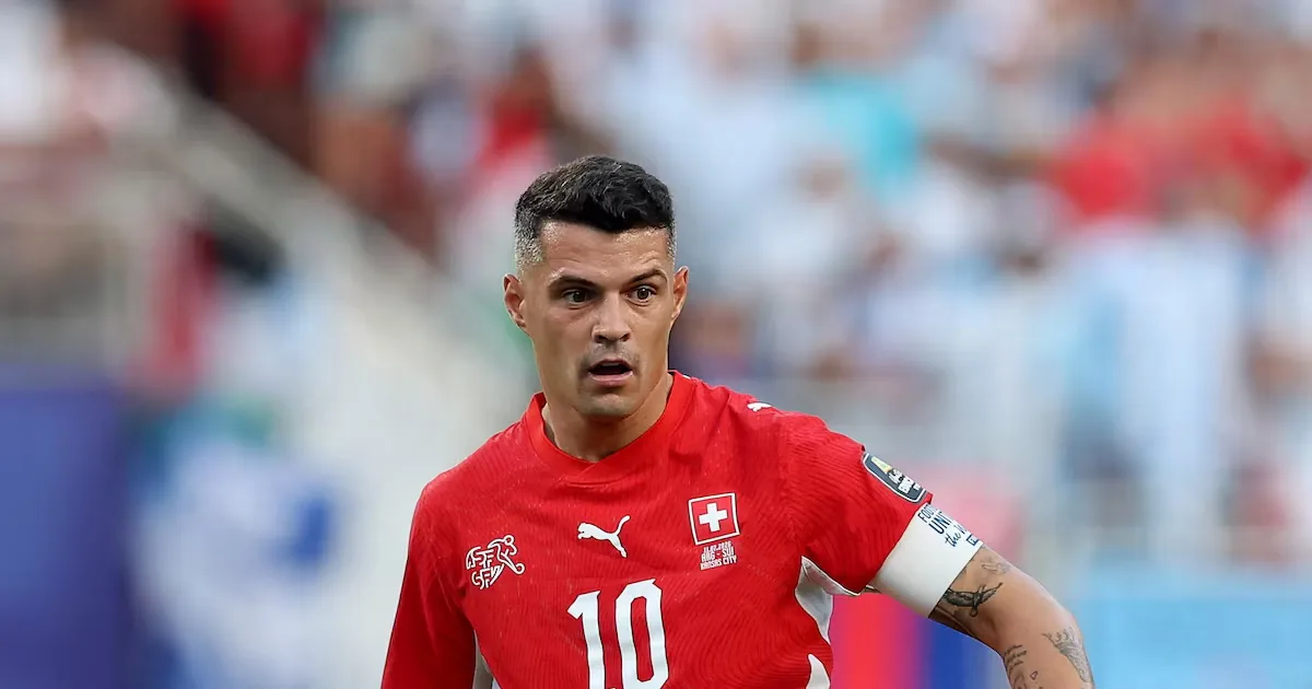 Granit Xhaka admite uso de certificado falso e fica fora de jogos da Suíça