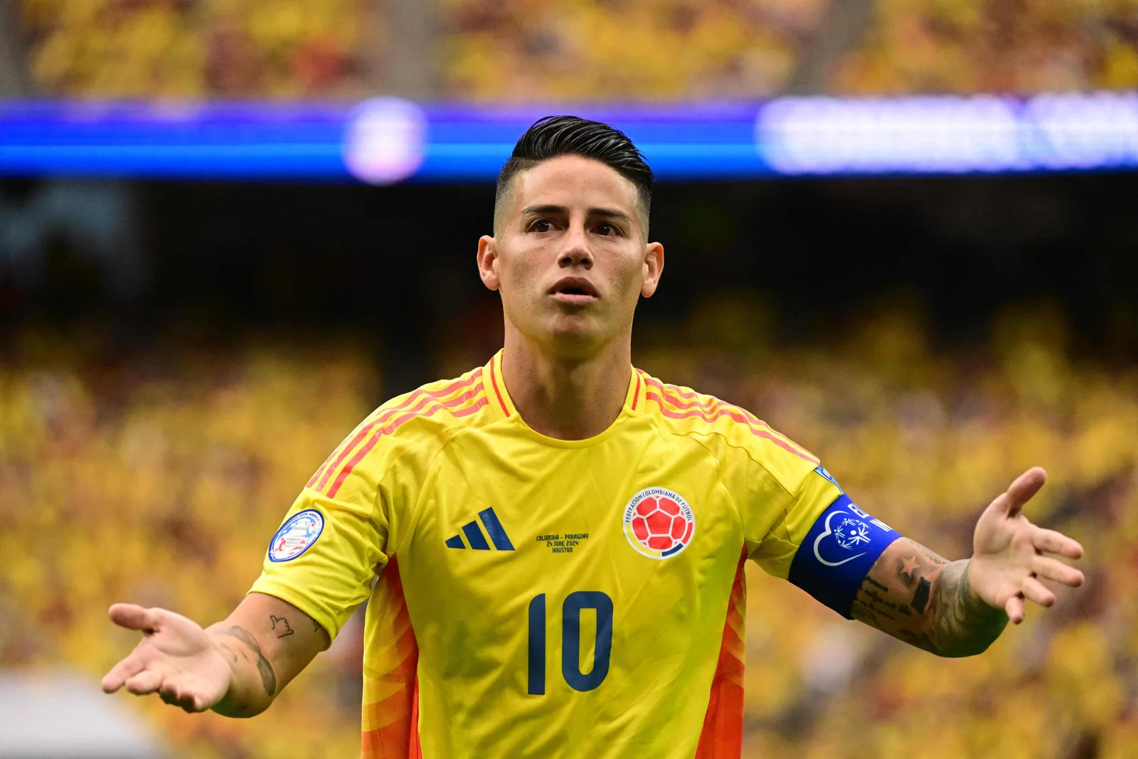 James Rodríguez encerra ciclo na Colômbia após 132 jogos pela seleção