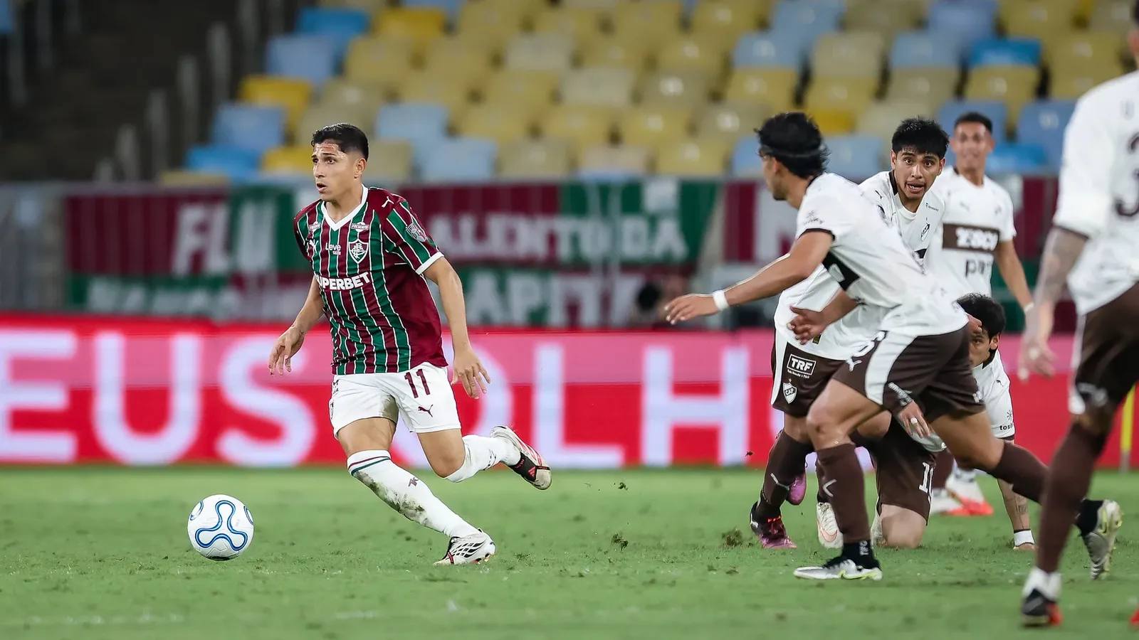 Savarino pede nova vitória do Fluminense na Argentina após triunfo no Maracanã