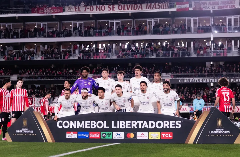 Empate em La Plata coloca Corinthians no topo entre brasileiros na Libertadores