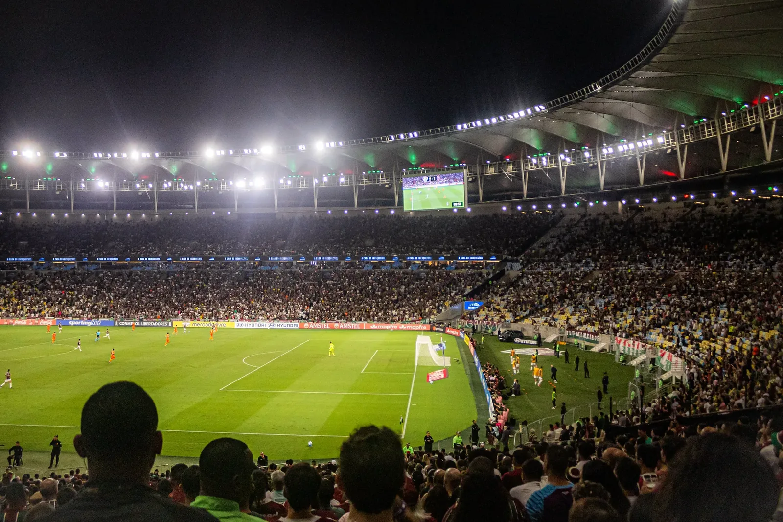 Maracanã vai trocar gramado por modelo híbrido a partir de 2027