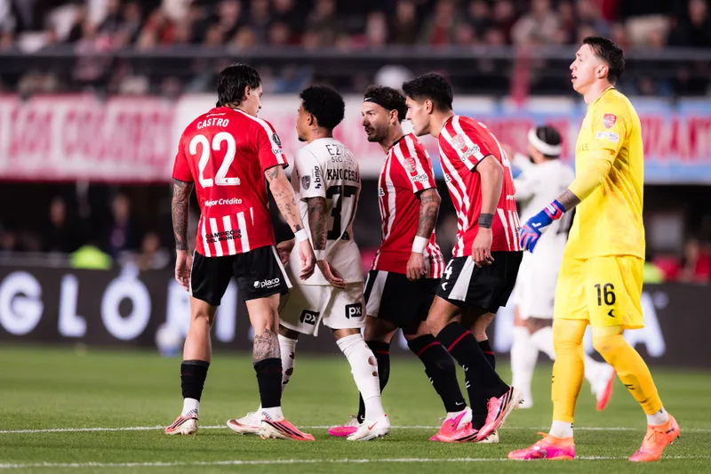 Estudiantes vence o Platense com time alternativo antes de enfrentar o Corinthians