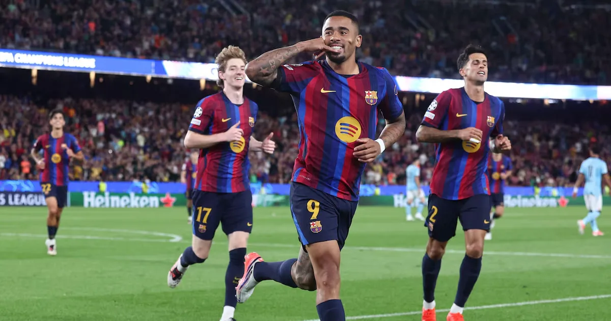 Gabriel Jesus marca pelo Barcelona e sobe no ranking brasileiro da Champions