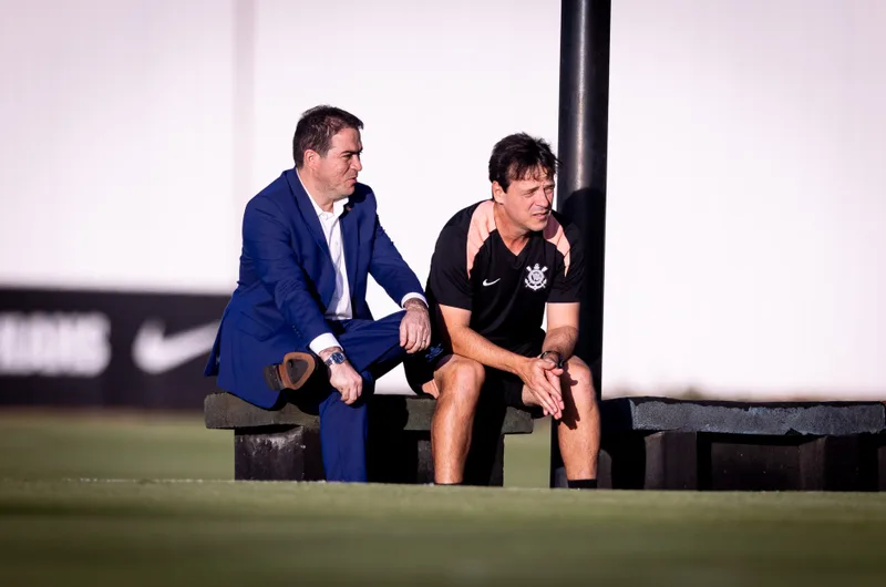 Marcelo Paz confirma Fernando Diniz no comando do Corinthians