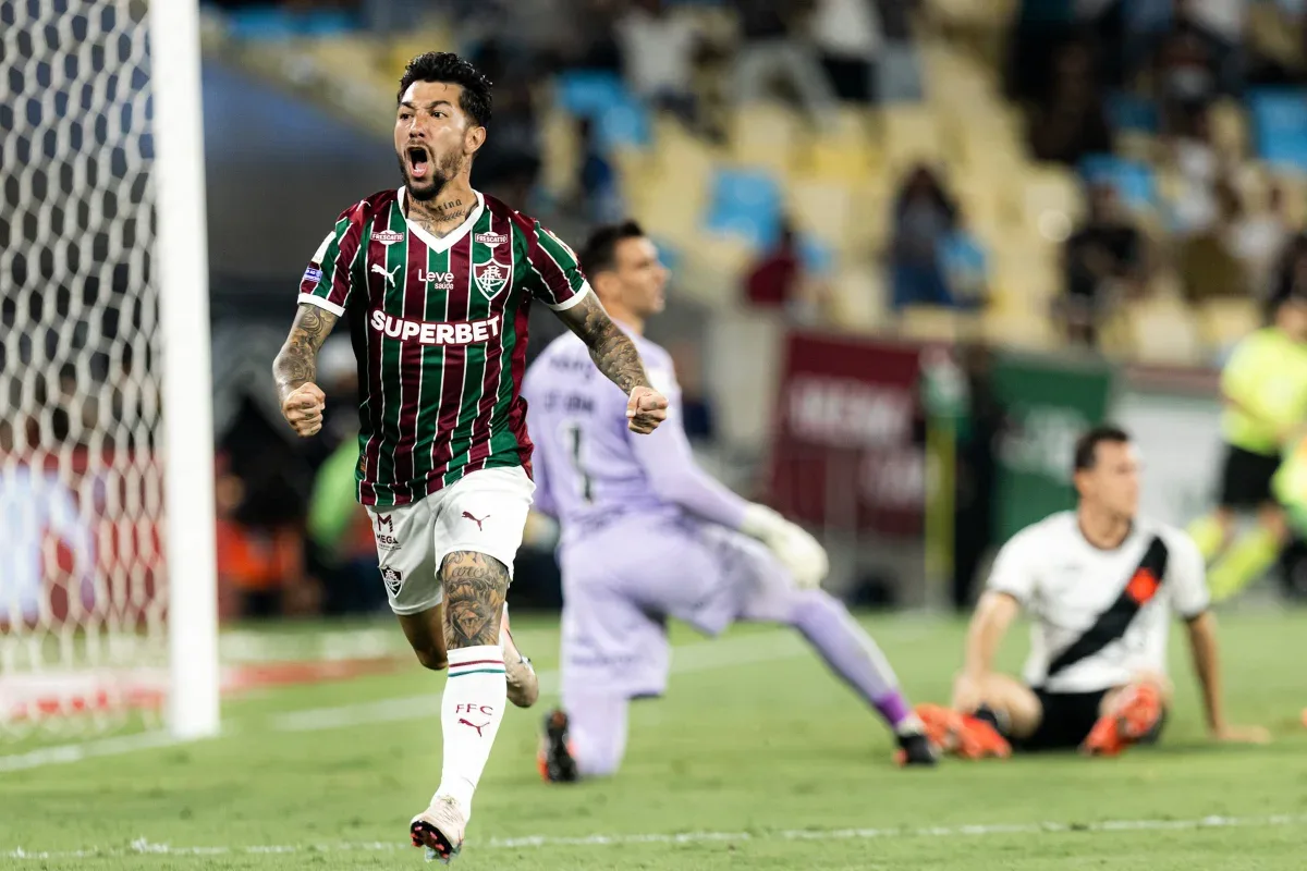 Fluminense vence o Vasco e retorna ao G4 do Brasileirão
