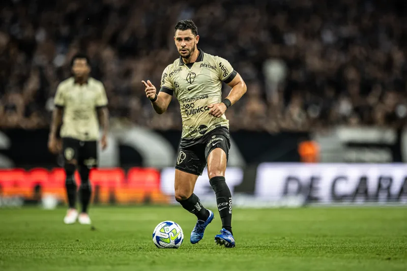 Giuliano confirma fim da carreira após última temporada pelo Athletico