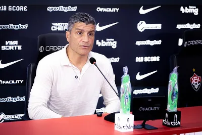 Vasco enfrenta o Santa Fe com desfalques e time alternativo em Bogotá