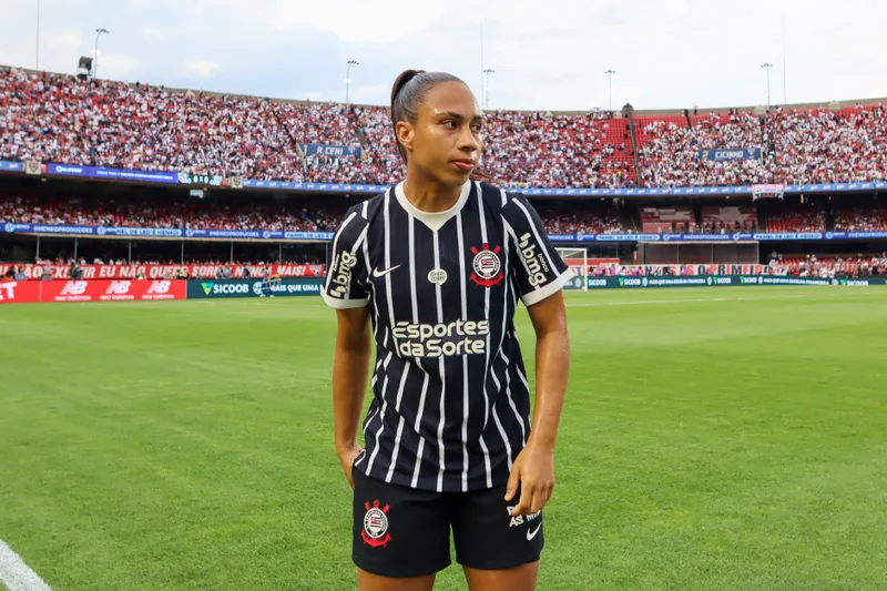 Thais Ferreira deixa a Seleção, e Carol Gil é chamada por Arthur Elias