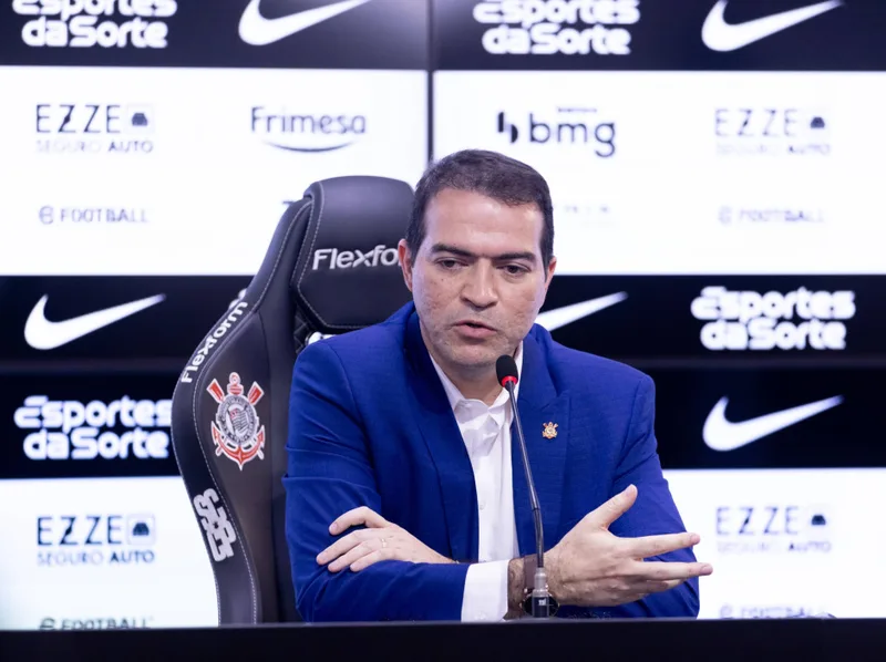 Marcelo Paz explica crise financeira e bloqueio de contratações do Corinthians