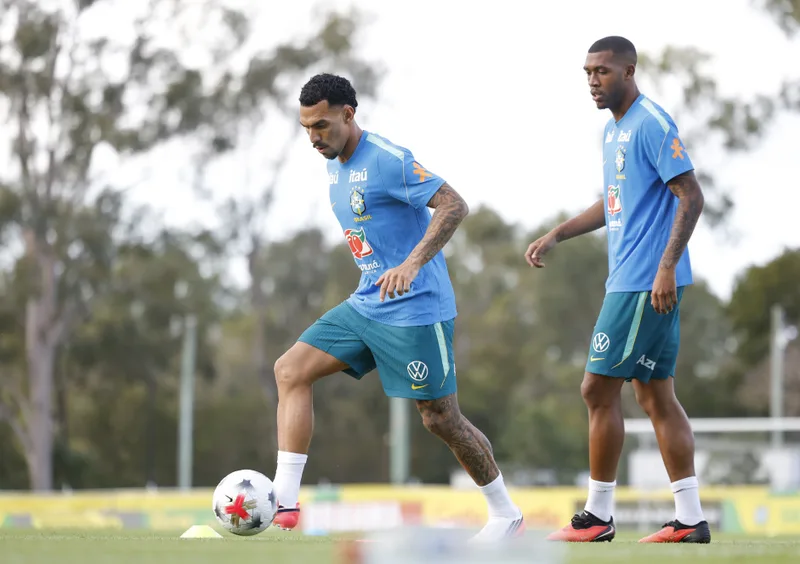 Corinthians pode receber até R$ 108 mil com trio convocado pela Seleção