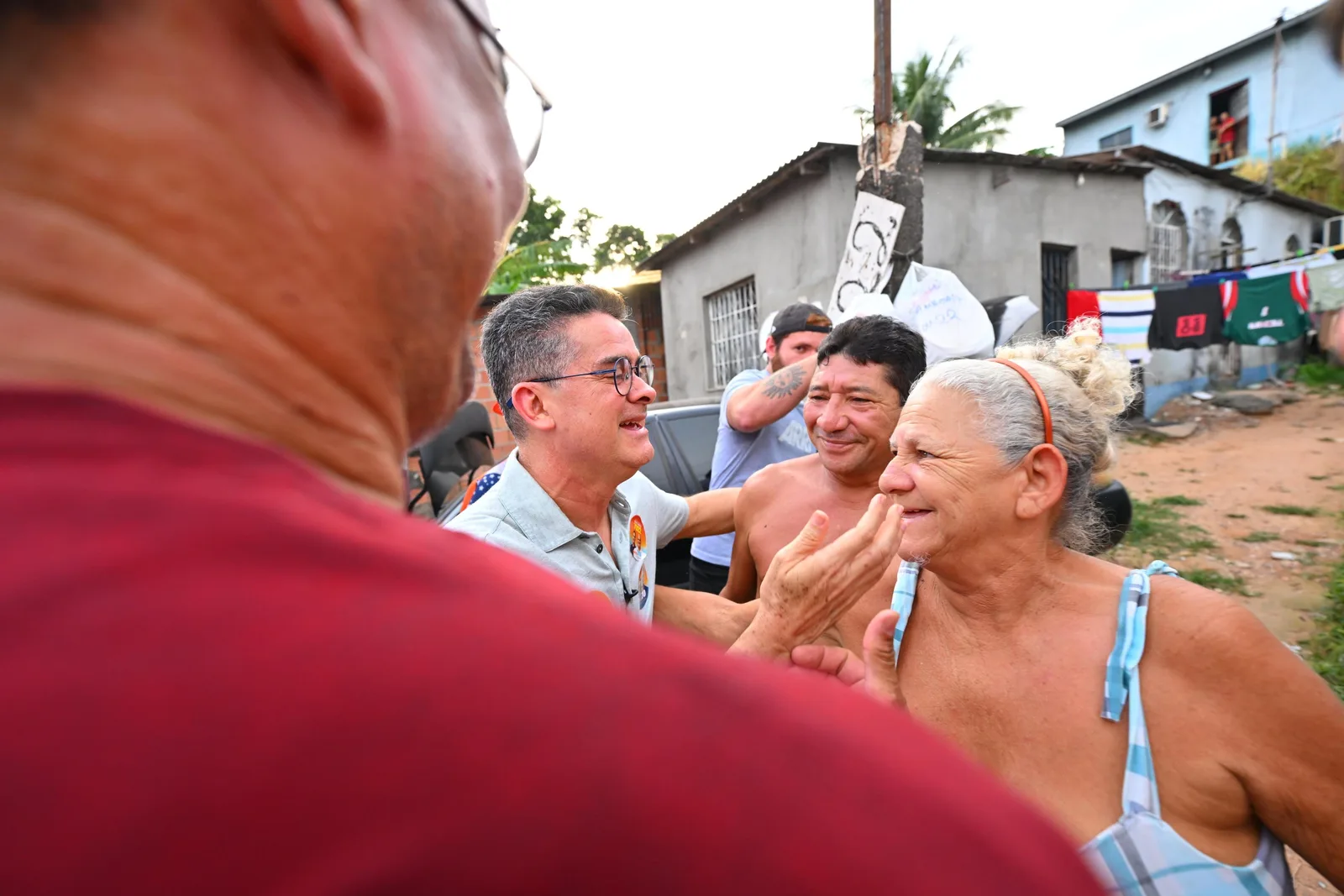 Coligação de David Almeida organiza carreatas e bandeiraços em Manaus