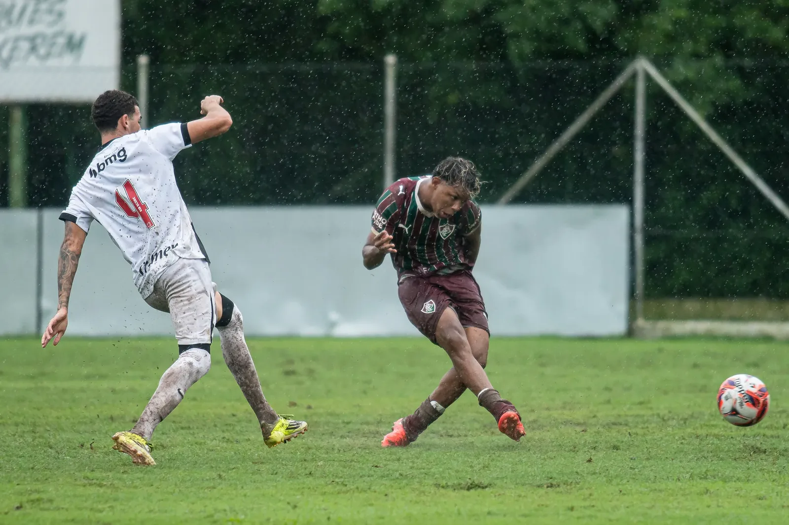 Fluminense fica no 1 a 1 com o Vasco pelo Carioca Sub-20