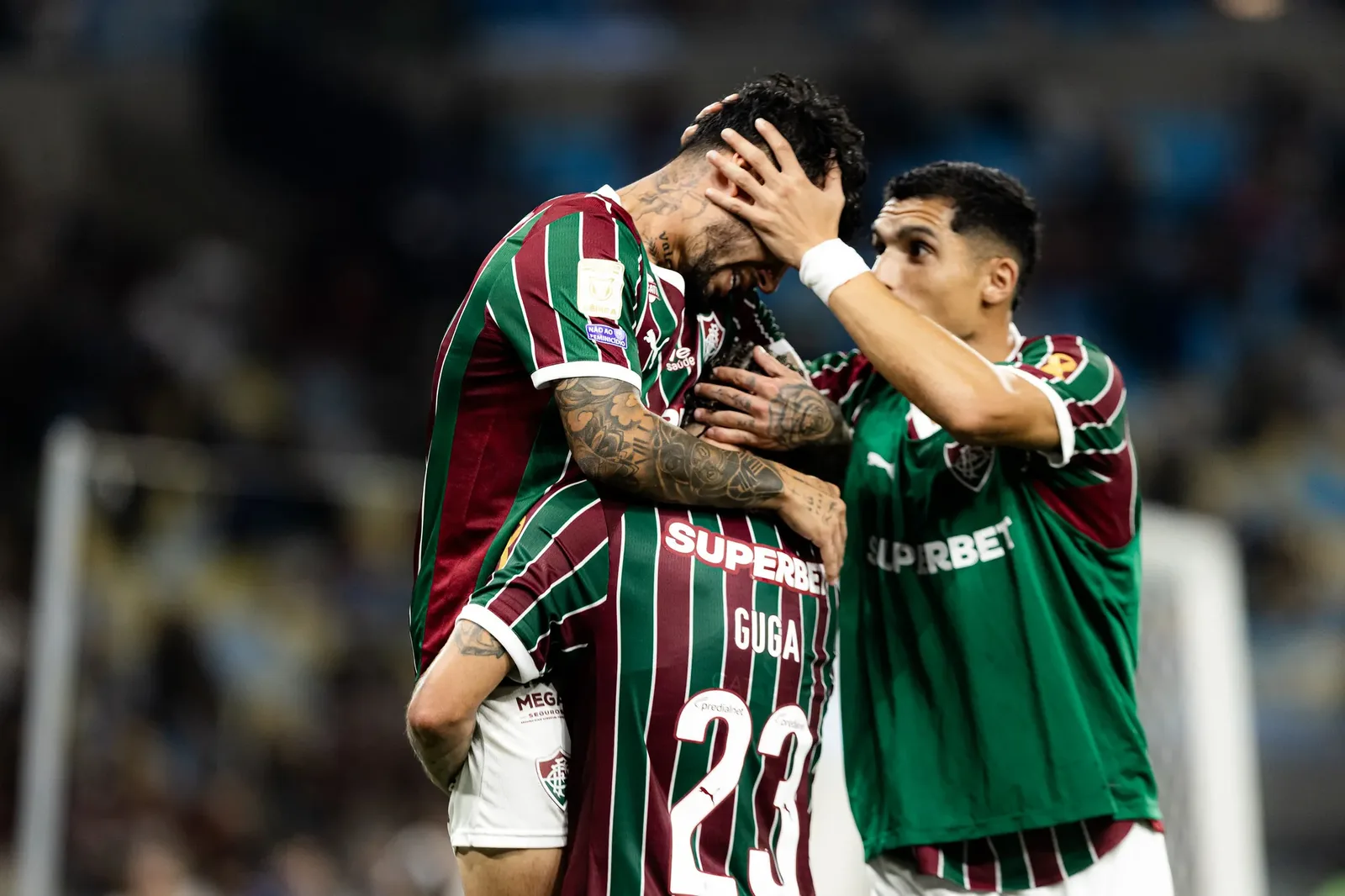 Fluminense vence o Vasco e permanece entre os quatro primeiros