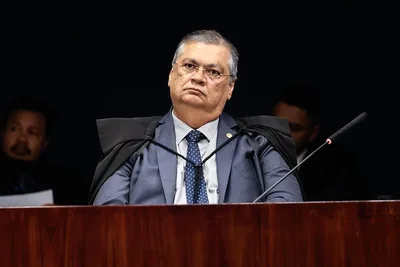 Decisão de Dino impõe restrições a investigados por contratos do filme Dark Horse