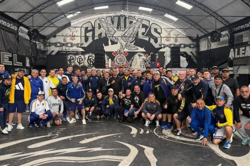 Gaviões e La 12 ampliam ações contra o racismo no futebol sul-americano