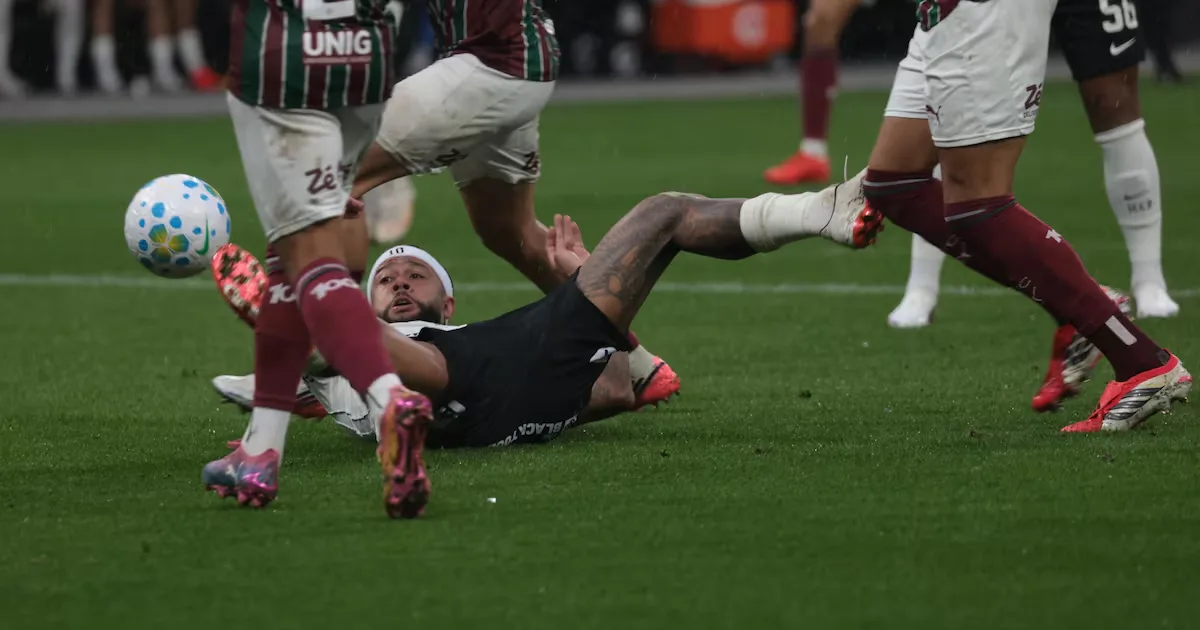 Gol de empate do Corinthians é validado em análise da arbitragem