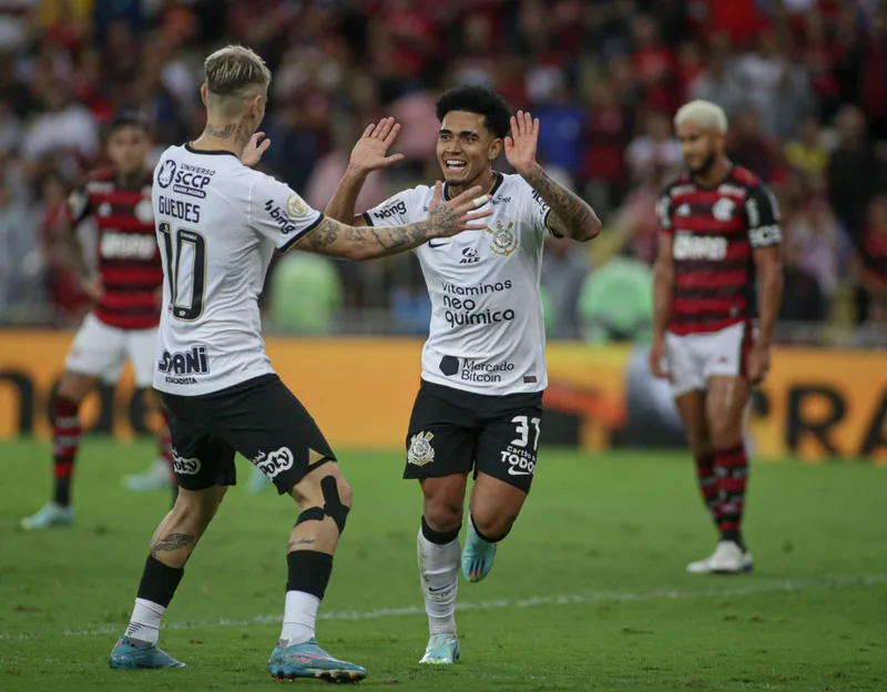 Corinthians busca encerrar sequência sem vencer o Flamengo no Maracanã