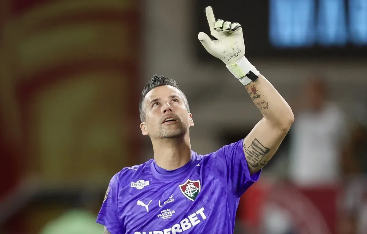 Fábio ultrapassa Batatais e entra no top 5 de goleiros do Fluminense
