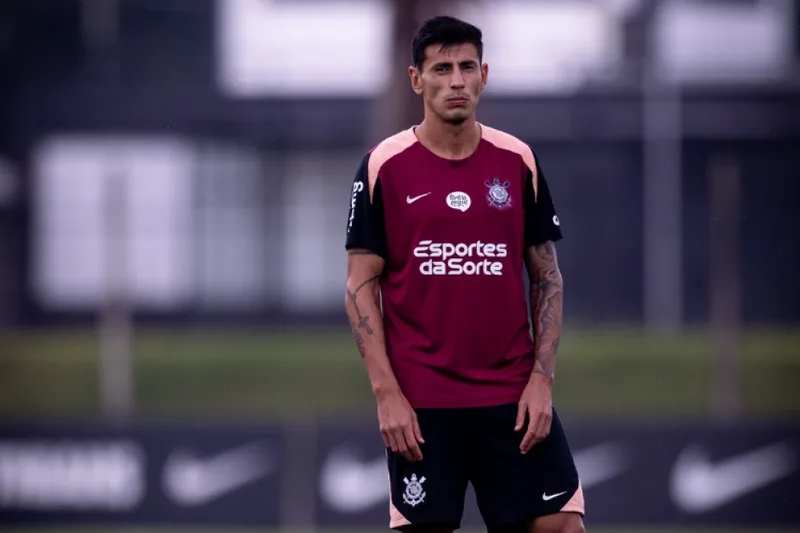 Corinthians volta ao CT e mira reação no Brasileiro após queda na Libertadores