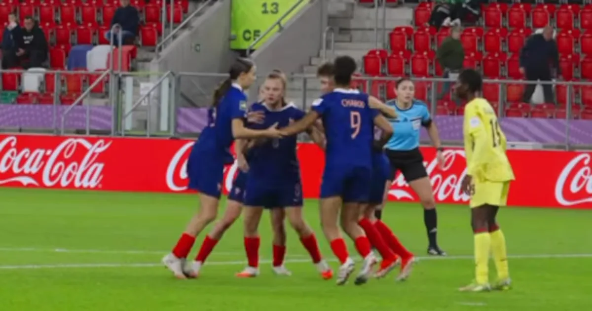 França vence Gana com jogada ensaiada de escanteio na Copa Sub-20