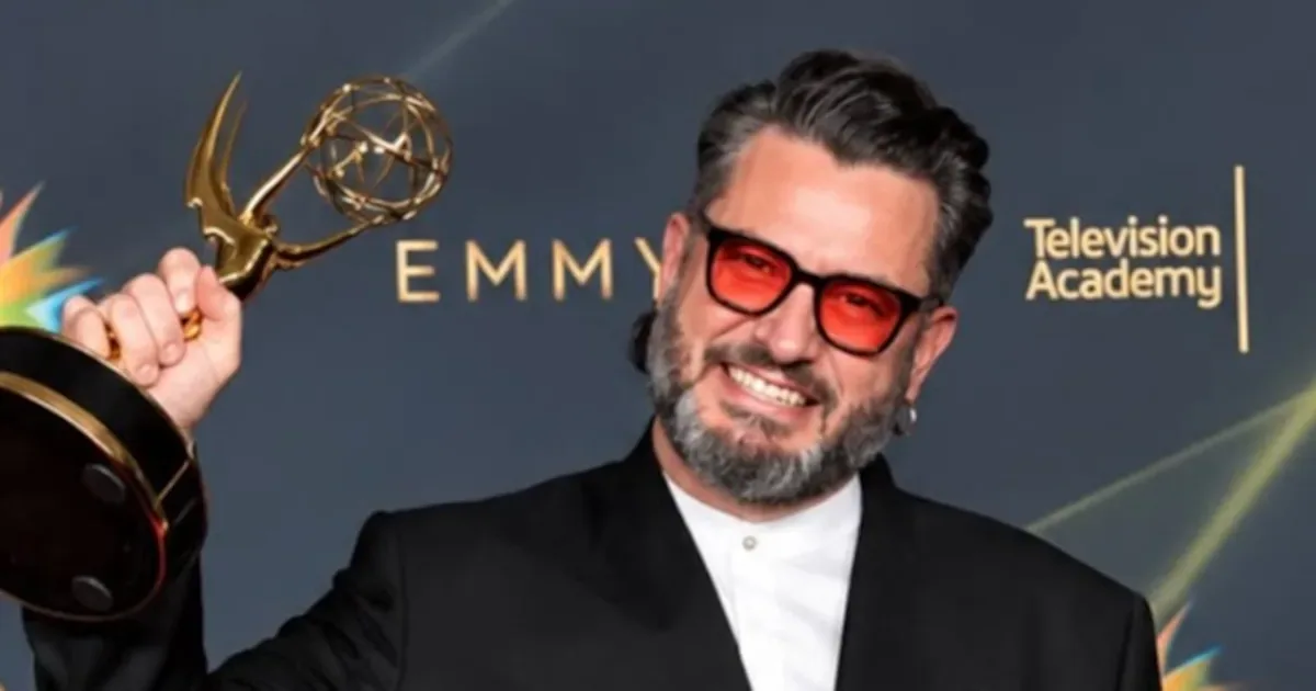 Miguel Gandelman ganha Emmy por direção musical do show de Bad Bunny