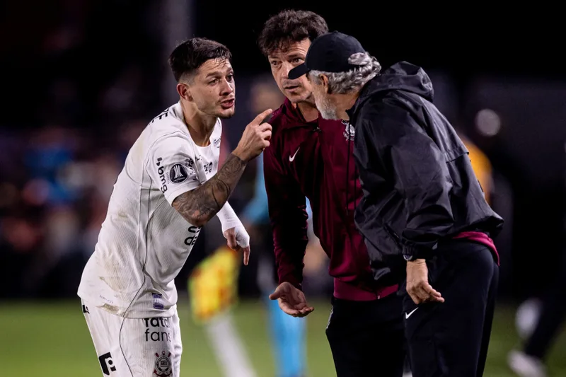 Diniz aponta falha coletiva do Corinthians em queda diante do Estudiantes