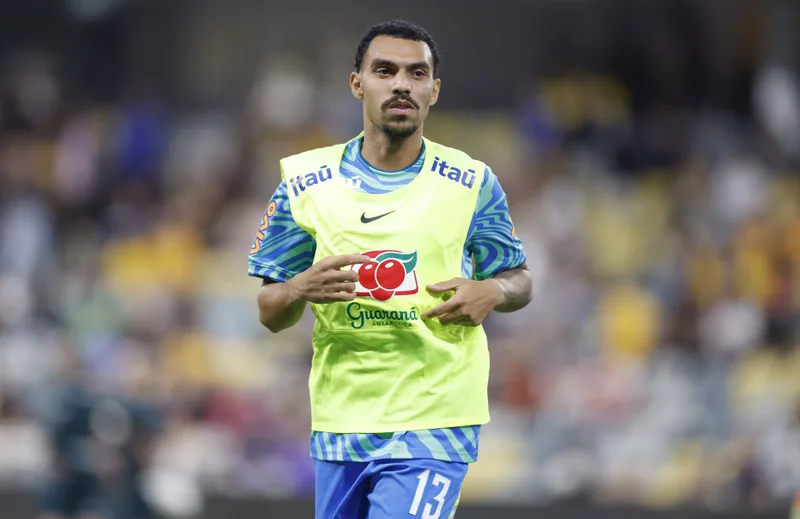Matheuzinho mira retorno ao Corinthians após estreia pela Seleção Brasileira