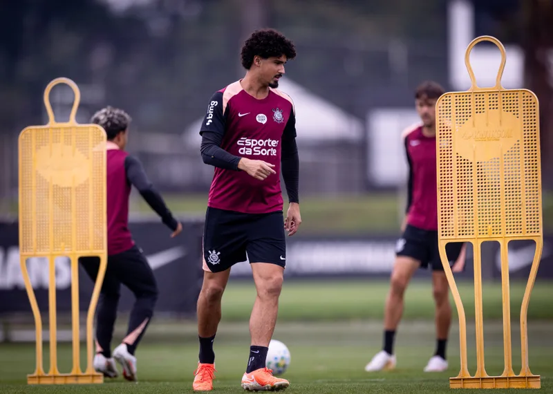 André Ramalho volta a treinar com o Corinthians após labirintite