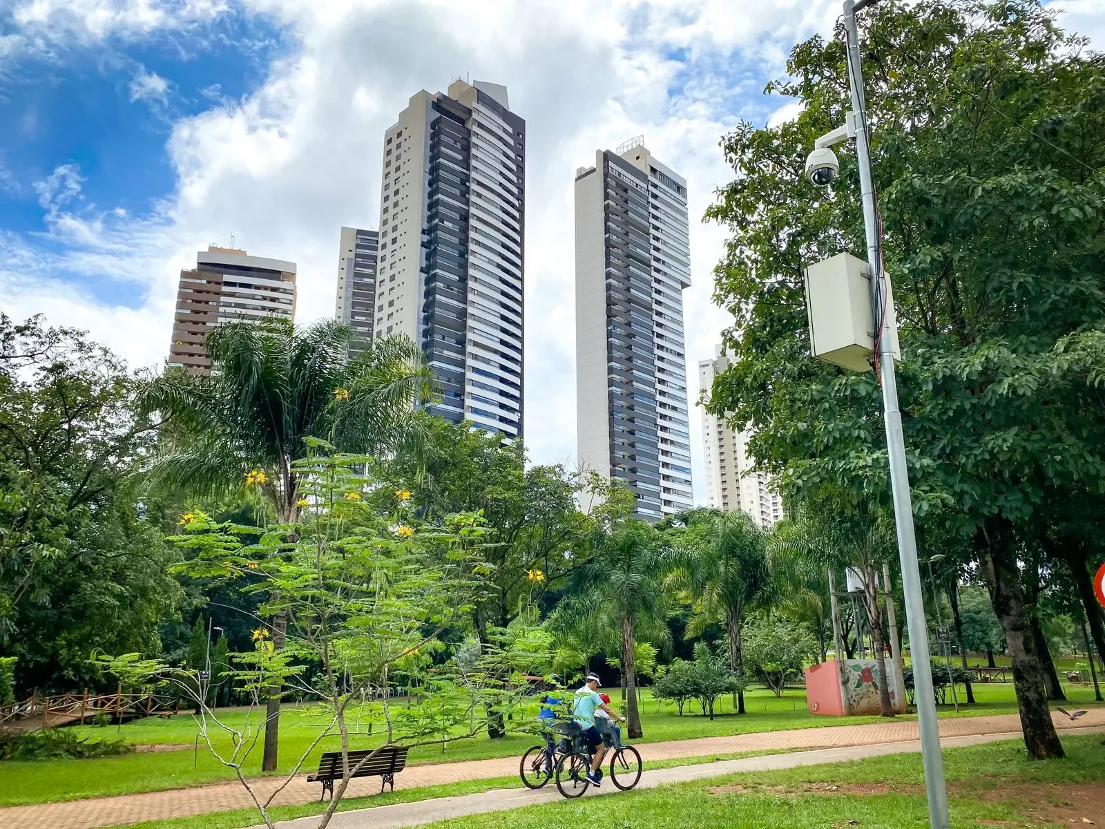 Pergunta sobre morar em Goiânia provoca reação de internautas no X