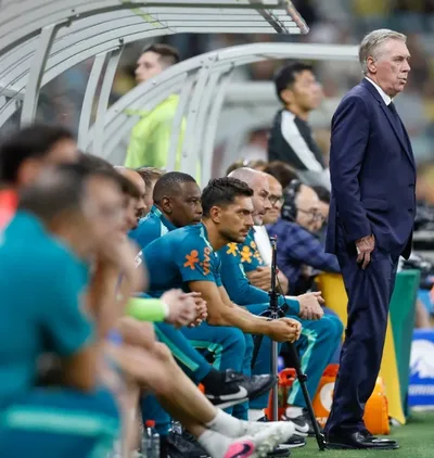 Ancelotti promove mudanças e mantém Martinelli no banco contra a Índia