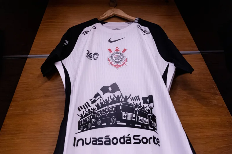 Corinthians tem Hugo Souza e Matheuzinho titulares em empate do Brasil