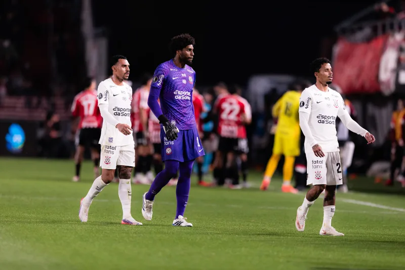 Hugo Souza comemora convocação de Matheuzinho e Breno Bidon