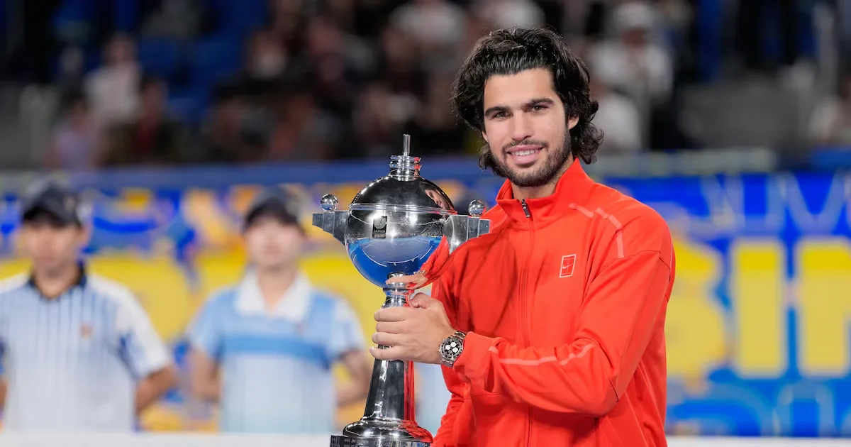 Alcaraz vence Lehecka e conquista bicampeonato do ATP de Tóquio