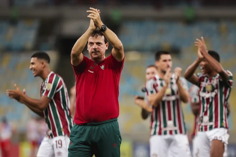 Duelo na Neo Química Arena recoloca Fluminense diante de Fernando Diniz